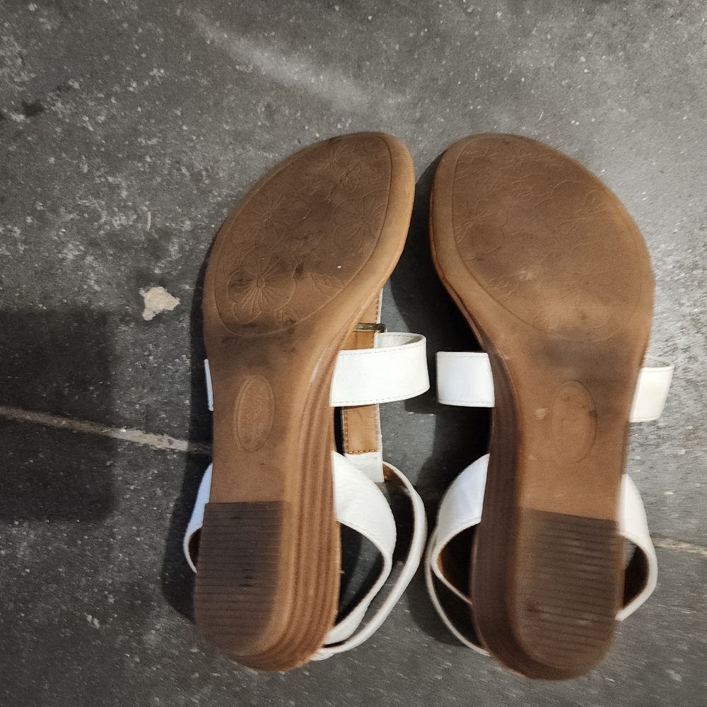 DSW Eurosoft sandals White Size 6M - Picture 7 of 8